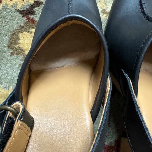 UGG Lani clogs size 7 - Picture 6 of 8